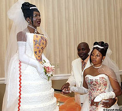 Lifesize-wedding-cake-1.jpg